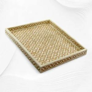 La bandeja de servicio con incrustaciones de hueso hechas a mano más vendidas, bandeja decorativa elegante para mesa de centro de comedor y regalos de la India - Product Image 2