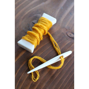 Herramienta de Costura Moderna, Hecha a Mano, de Hueso de Búfalo Natural y Cuero, Impermeable, Tallada y Pulida, para Coser, Tejer y Confeccionar - Product Image 1