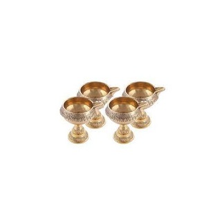 Latón Kuber Diya Venta al por mayor Aceite de latón indio Diya para Pooja Religioso Más vendido para el hogar y el templo Diseño moderno - Product Image 4