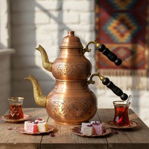 เหยือกน้ำทองแดงสลักลายหรูหราทันสมัย พร้อมฝาและหูจับ เหมาะสำหรับเป็นของขวัญ ร้านอาหาร โรงแรม และเครื่องดื่ม - Product Image 1