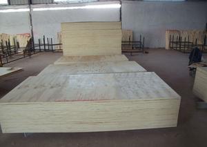 Contreplaqué à noyau de bois dur imperméable pour meubles Contreplaqué de bois dur Gurjan de qualité commerciale - Product Image 5