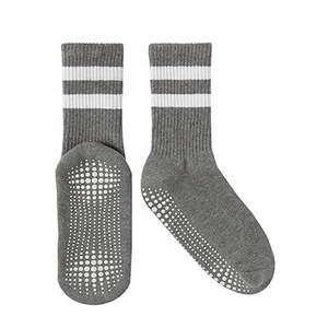 Vente en gros de chaussettes de qualité supérieure avec logo personnalisé Chaussettes en coton colorées de haute qualité avec compression pour hommes avec logo personnalisé en nylon - Product Image 5
