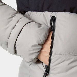 Parka matelassée pour femme de qualité supérieure 2026 OEM, capuche ajustable à cordon et veste d'hiver matelassée pour femme - Product Image 5