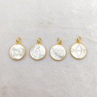 Signe du zodiaque nacre pendentif en pierres précieuses en argent 925 bijoux de style religieux avec breloque en lunette gravée plaquée or en gros