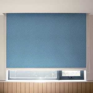 Stores Rouleaux Géométriques Modernes Bleus |   Store de fenêtre à motifs personnalisés pour la décoration de bureau et de maison Stores contemporains pour le bureau - Product Image 1