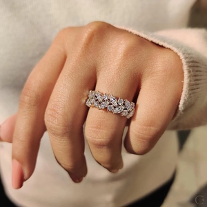 Anillo de Diamantes Cultivados en Laboratorio con Forma Elegante y Agrupación Intensa, Oro Sólido de 14K, Lujo Certificado IGI, para Fiesta de Mujer, Precio Mayorista India - Product Image 1