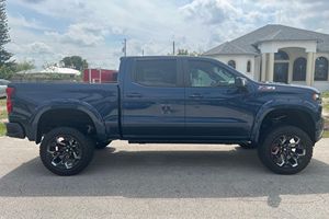 SUPER CLEAN 2022 CHEVROLET SILVERADO 1500 LIMITED CREW CAB RST BLACK WIDOW 4X4 Moteur Turbo Boîte Automatique Sièges en Cuir Prêt à être expédié - Product Image 2