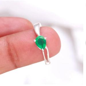 Vente en gros de bague de mariage pour femmes en argent sterling 925 sertissage de lunette en onyx vert élégant bijoux fins pour cadeau de fête d'anniversaire pour - Product Image 1