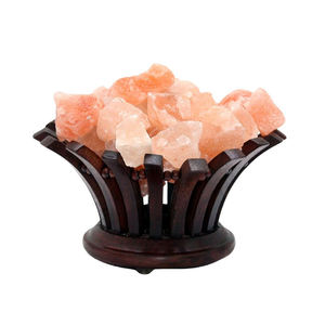 Lampe au sel naturel de l'Himalaya sculptée pour décoration intérieure moderne avec base en bois, artisanat de style amoureux, beau design de panier - Product Image 6
