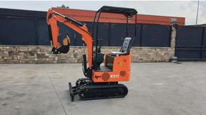 จัดส่งฟรี รถขุดขนาดเล็ก KV12 1 ตัน |   ดีเซล 12 แรงม้า HPR |   ความลึกในการขุด 1.65 เมตร |   5 กิโลเมตรต่อชั่วโมง |   ความกว้าง 950 มม. |   ค้อนไฮดรอลิก - Product Image 2