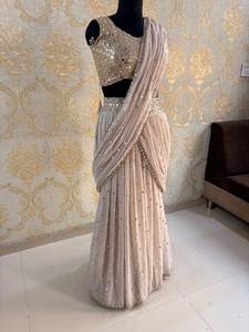 Conjunto de Lehenga Azul Rey de Poliéster Georgette Hasta el Suelo, Blusa Bordada con Vuelo de Cuatro Puntos y Cinco Metros, Elegante Dupatta para Fiesta - Product Image 5