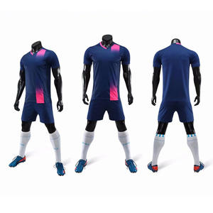 Uniforme de football personnalisé par sublimation, 100% polyester, respirant, séchage rapide, manches courtes d'hiver, logo personnalisé, uniforme d'équipe pour hommes, haute qualité - Product Image 2