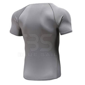 ชุดป้องกันผื่นสำหรับผู้ชายชุดออกกำลังกายสีพื้นดีไซน์ใหม่ล่าสุด - Product Image 2