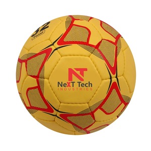 Tech Industries Ballon d'entraînement de football Matériau PU à des fins d'entraînement avec un design personnalisé et un logo personnalisé - Product Image 1
