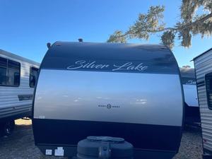 Nueva Autocaravana 2025 East To West S-i-l-v-e-r Lake 2400BH para Camping - Product Image 2