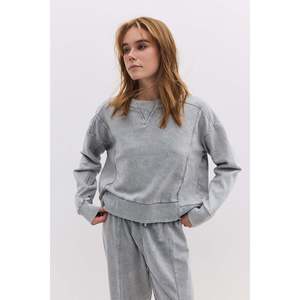 Sudadera de Cuello Redondo 100% Algodón para Uso Diario - Product Image 1