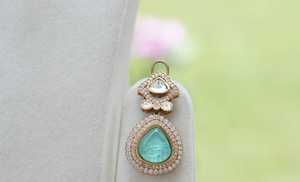 Magnifique ensemble de collier doublet Polki Kundan avec boucles d'oreilles plaquées or pour mariages et fêtes, finition or mat, ensemble de bijoux tendance - Product Image 2