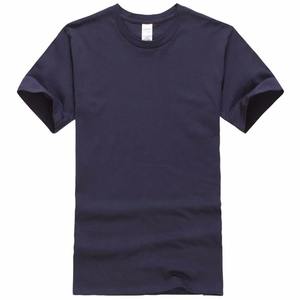 T-shirts d'été en polyester/coton mélangé pour hommes, décontractés, à manches courtes, col rond, coupe régulière, respectueux de l'environnement, respirants et doux. - Product Image 4