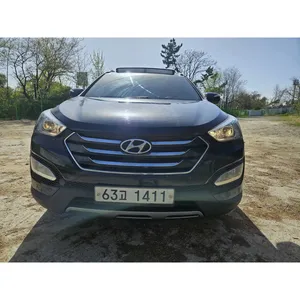 Hyundai Santa Fe DM 2013, Diésel, 4x4, SUV, 2.0 Turbo, Transmisión Manual/Automática, Colores Interiores Oscuros/Claros - Product Image 5