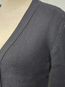 Cardigan décontracté unisexe personnalisé à col en V, grande taille, tricot d'hiver en laine respirante, manches longues avec détails boutonnés - Product Image 6