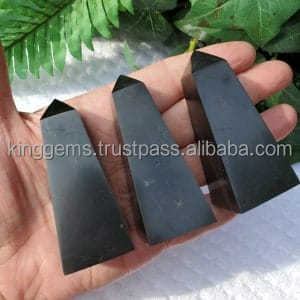 Tour en Shungite Noire Naturelle Russe de Qualité Supérieure, Polie et Sculptée à la Main, Pierre Semi-Précieuse Artisanale pour le Feng Shui (Vente en Gros) - Product Image 5