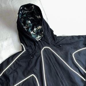 Chaqueta Cortavientos de Satén Tejido Unisex con Logotipo Personalizado, de Invierno, de Secado Rápido, con Franja Reflectante, de Alta Calidad, con Forro de Malla a Cuadros y Cremallera con Capucha - Product Image 2