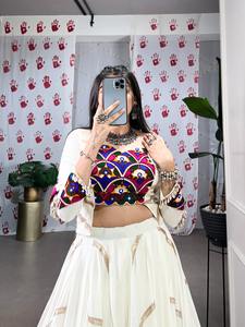 Aspecto Elegante Colección Premium Nueva Variedad Navratri Especial Rayón Puro Con Espejo Gamthi Y Lentejuelas Trabajo Lehenga Choli - Product Image 5