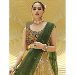 Lehenga Choli en Georgette avec Motif Géométrique, Robe de Mariage Élégante en Tissu Jaune Métallisé - Product Image 1