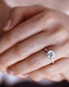 Anillo de compromiso de moissanita con corte de cojín de 8,5mm | Anillo solitario de oro o plata | Joyería fina de aniversario de Boda nupcial OEM - Product Image 2