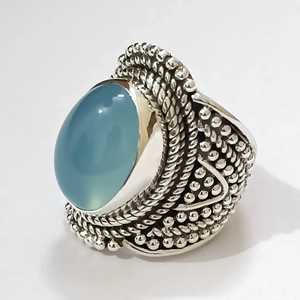 Anillo de Plata de Ley 925 Hecho a Mano por Navya Craft, con Piedra de Nacimiento de Marzo, Estilo Boho, Calcedonia, Joyería de Plata con Talla de Anillo Personalizada en EE. UU. - Product Image 4