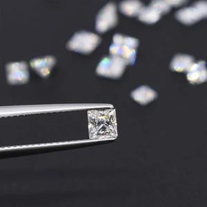 Diamant de laboratoire taille princesse de 1 carat, couleur D, pureté VVS, look élégant et stylé - Product Image 5