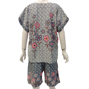 Conjunto de Pijama Sencillo de Verano para Mujer, 100% Rayón, Camiseta de Manga Corta con Cuello en V y Pantalones hasta la Rodilla, Suave y Cómodo para Uso Diario - Product Image 4