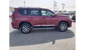 Toyota PRADO SUV 2022 Usado, Color Borgoña, Tracción en las Cuatro Ruedas, Asientos de Cuero, Control de Crucero Adaptativo, Transmisión Automática, Cámara Trasera de 360°, Luces LED, Precio Competitivo - Product Image 5