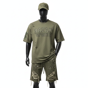 Conjunto de Camiseta y Pantalones Cortos de Algodón Jersey de Alta Calidad para Hombre, 220 GSM, Tejido Transpirable, Estilo Desgastado, Logotipo Personalizado, Conjunto de 2 Piezas - Product Image 1