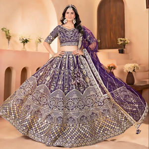 Tenue ethnique indienne moderne, Lehenga Choli longueur ras du sol, silhouette Empire, col en V, avec broderie de sequins, de cordons et de Jari, et tissu en résille papillon - Product Image 1