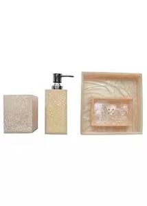 Juego de baño de resina de 4 piezas elegante más vendido 100% accesorios modernos hechos a mano para un espacio elegante al mejor precio de la India - Product Image 3