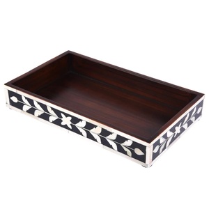 Nouvel Arrivage Plateau de Service Carré/Rectangulaire Européen en Bois Poli Fait Main avec Incrustation en Résine Osseuse, Design Floral Unique et Rangement Intégré - Product Image 1