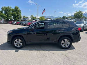 Usado 2023 T * oyota RAV4 Hybrid LE - Product Image 4