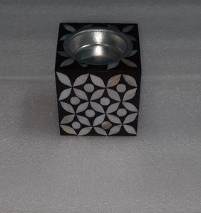 Brûleur d'encens Mubakhar magnifiquement conçu, design géométrique, bois d'Inde, matériau en bois, vente en gros par Decor World Expo - Product Image 1