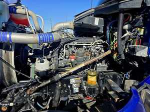 Achetez ici à prix économique : Semi-remorque W990 2022 avec cabine couchette, toit moyen 76, 510 CV, boîte manuelle 13 vitesses, prête à être expédiée dans le monde entier - Product Image 6