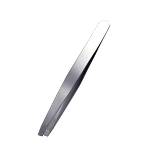 Pinzas de pestañas plateadas de ultra calidad de etiqueta privada Pinzas de pestañas personalizadas de Punta inclinada delgada - Product Image 5