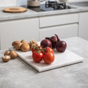 Planche à découper blanche de base idéale pour hacher les légumes Dalle de cuisine élégante et robuste pour la préparation des aliments et la cuisson - Product Image 6