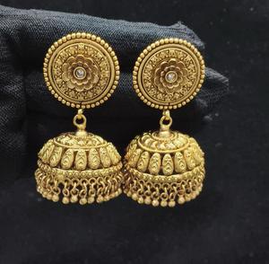 Pendientes de Alta Calidad con Acabado Dorado Antiguo, Estilo Tradicional, Colección para Bodas, para Mujeres y Niñas - Product Image 1