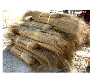 ไม้กวาดใยมะพร้าวธรรมชาติ นิยมใช้สำหรับงานทำความสะอาดตลาดและพื้นที่สาธารณะ มีความพร้อมส่งออกอย่างต่อเนื่อง - Product Image 3