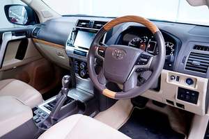 2022 pour Toyota LandCruiser avec sièges en cuir de boîte de vitesses automatique à carburant diesel à direction droite-maintenant disponible! - Product Image 5