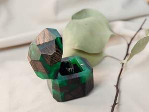 Handcrafted <b>Foldable</b> Reing <b>Box</b> for Jewelry Functional Design - Product Image 3