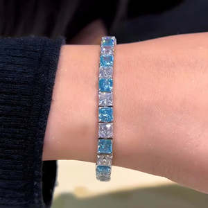 Bracelet en argent Hallmark bleu et blanc avec diamants américains, accessoire de bijouterie élégant et luxueux - Product Image 1
