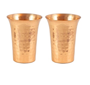 Gobelet court en cuivre pur fini martelé à la main avec lèvre arrondie Ensemble de 2 gobelets en cuivre - Product Image 2