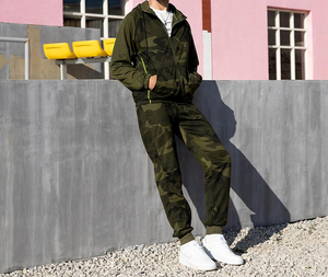 Conjunto Deportivo de 2 Piezas para Hombre, Estilo Vintage Desgastado, con Logotipo Personalizado, de Algodón y Nailon, con Capucha y Pantalones Jogger, Diseño de Camuflaje para Caza - Product Image 2