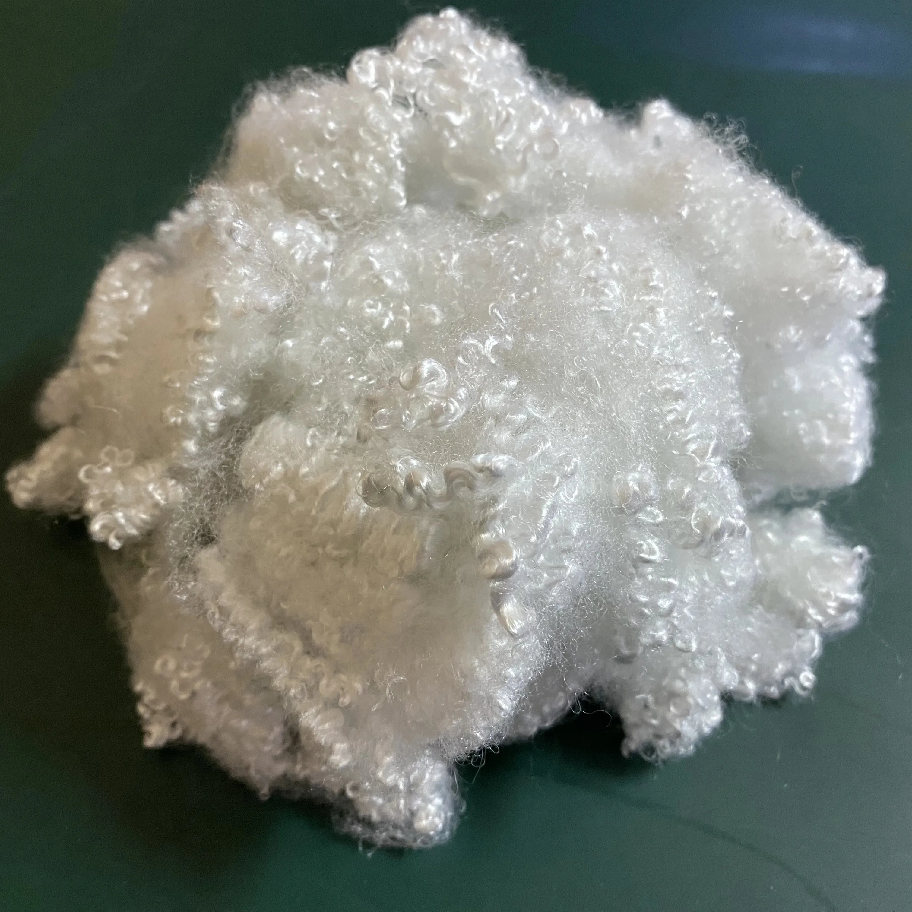 Geri dönüşümlü Polyester elyaf 3D HCS 100% Polyester elyaf A sınıfı Vikohasan GRS fiber dolum oyuncak iplik dokunmamış kumaş